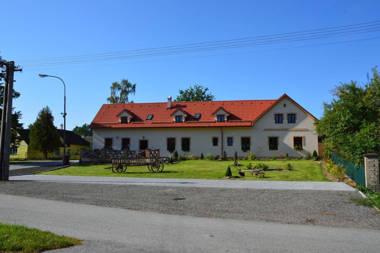 Penzion U Podkovare Trebon Exterior photo
