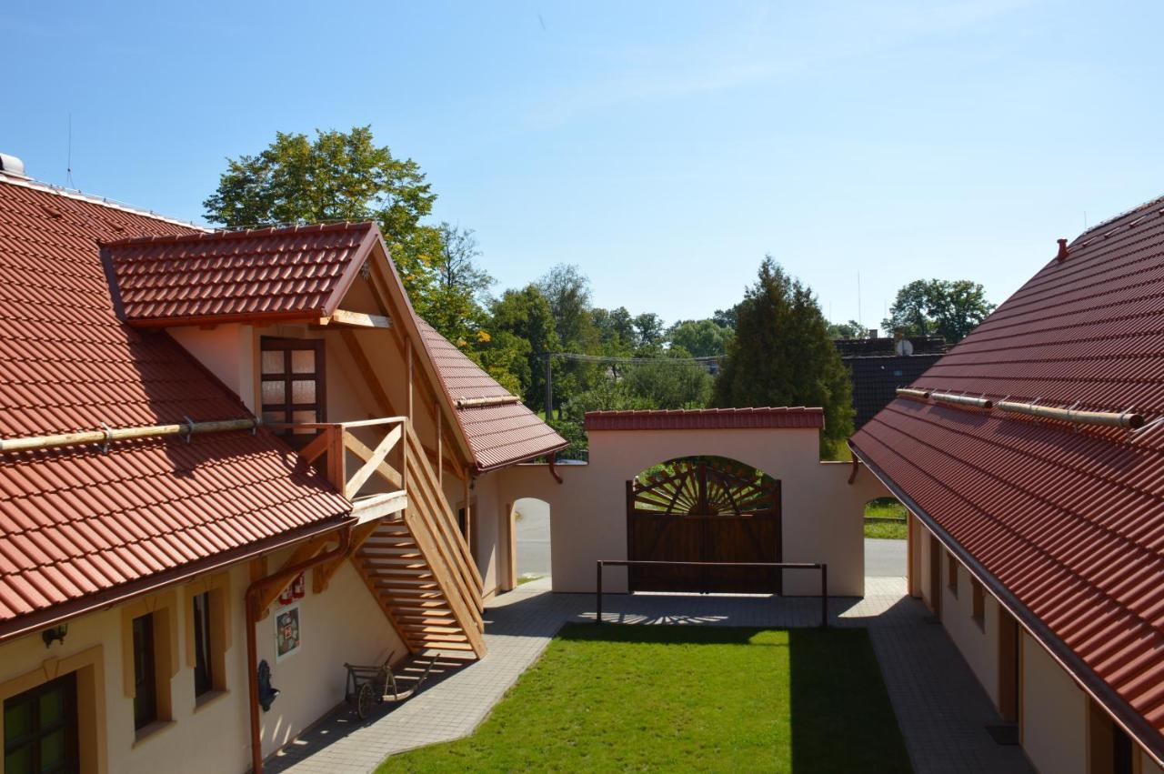Penzion U Podkovare Trebon Exterior photo